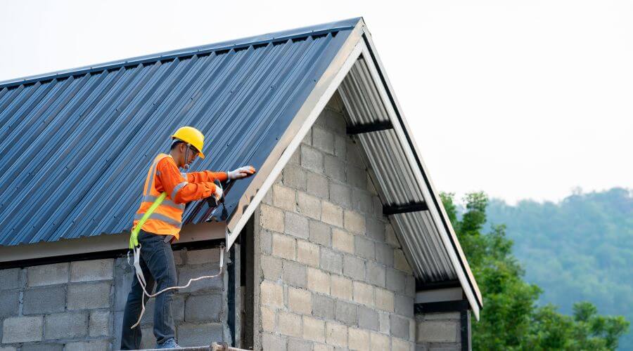 Professional gutter cleaning in Big Rock, IL